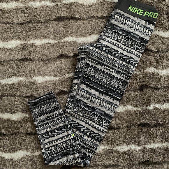 Nike Pro Warm 8 Bit Tight - Picture 7 of 10